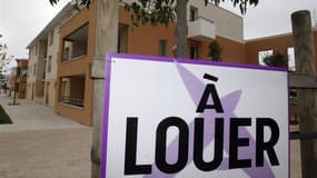 Le gouvernement français prépare un décret pour bloquer les loyers à la relocation dans les zones dites "tendues", annonce la ministre de l'Egalité des territoires et du Logement Cécile Duflot dans un entretien à Libération, lundi. /Photo d'archives/REUTE