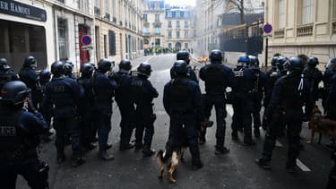 Le nombre de policiers dans les rues de Paris a doublé par rapport au 1er décembre.
