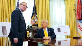 Donald Trump et son principal conseiller économique Kevin Hassett.