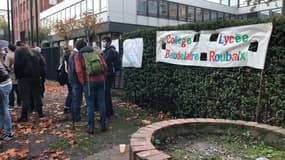 Les enseignants du lycée Roubaix en grève contre le nouveau protocole sanitaire.