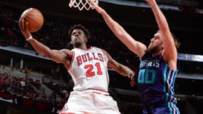 Jimmy Butler face à Spencer Hawes