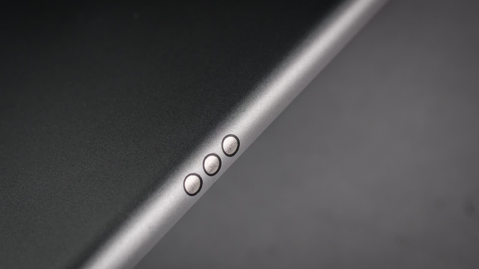 Le Smart Connector servant à recharger l'Apple iPad Pro 9.7
