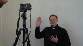 Coronavirus: une église suédoise enregistre ses offices dominicales à l'avance pour les diffuser en ligne