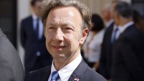 Stéphane Bern, membre de la délégation présidentielle, attend l'arrivée du président français pour une visite d'État de deux jours au Palais Princier de Monaco, en amont de l'UNOC3, le 7 juin 2025.