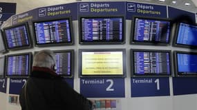 Air France a été contrainte mardi d'annuler 50% de ses vols long-courriers et 30% de ses vols court- et moyen-courriers, au deuxième jour d'une grève contre un projet de loi encadrant le droit de grève dans les transports aériens. /Photo prise le 6 févrie