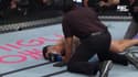 Chris Weidman au tapis après une terrible blessure à l'UFC