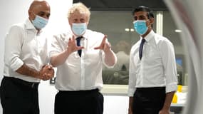 Boris Johnson en visite dans un hôpital, le 6 avril 2022