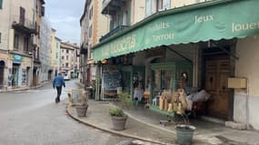 La boutique Lou Roucas de Castellane propose des produits locaux ou encore des objets souvenirs. 