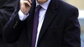 Le départ de Jean-Louis Borloo est un échec pour l'UMP, qui redoute de voir la fracture entre les pôles "droitier" et centriste de la majorité compromettre les chances de réélection de Nicolas Sarkozy. /Photo d'archives/REUTERS/Charles Platiau