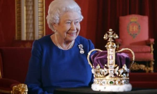 La reine d'Angleterre va commenter pour la première fois son couronnement sur la BBC