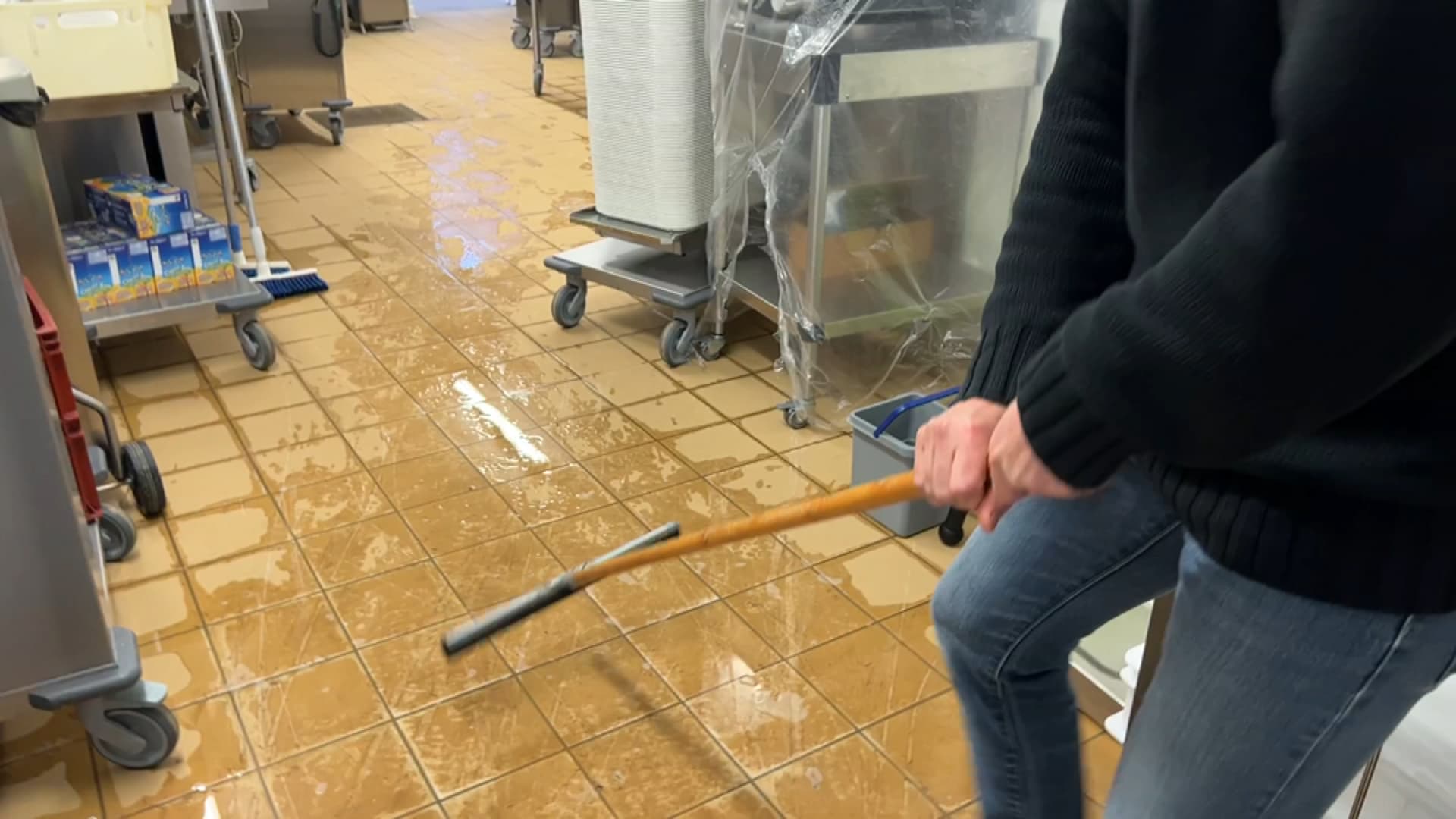 Des inondations au collège François-Mitterrand de Thérouanne en janvier 2024. Des inondations au collège François-Mitterrand de Thérouanne en janvier 2024.