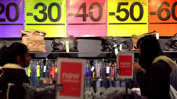 Des soldes dans un magasin de Strasbourg. Des soldes dans un magasin de Strasbourg.