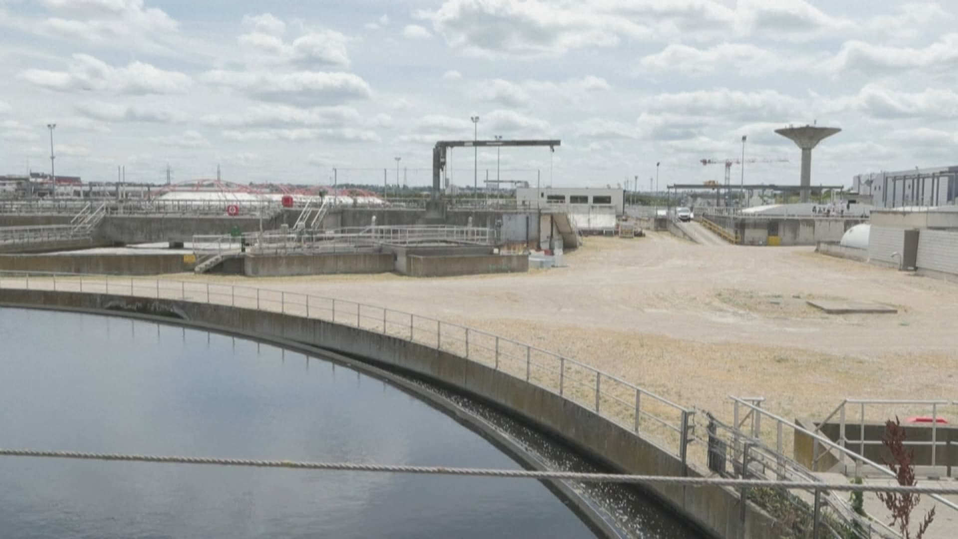 La station d'épuration de Valenton permet de dépolluer l'eau de la Seine et de la Marne.