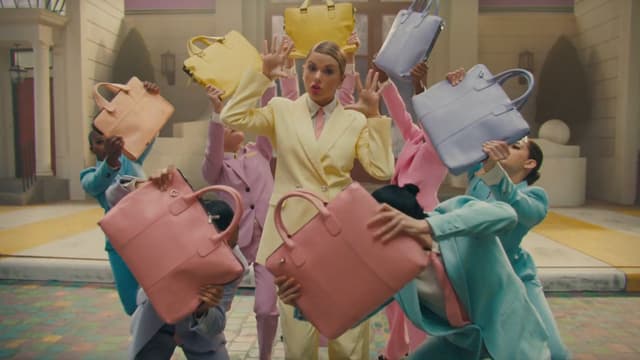 Taylor Swift dans le clip de "Me!"