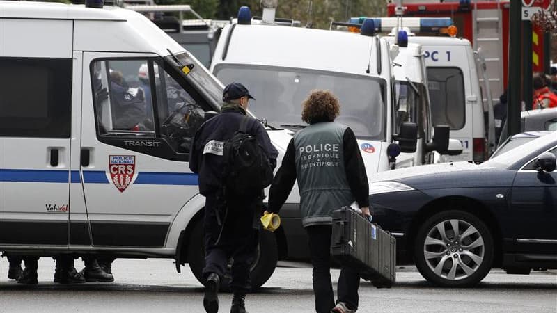 Lors de l'assaut mené contre l'immeuble toulousain où s'était retranché Mohamed Merah en mars dernier. Selon le ministre de l'Intérieur Manuel Valls, des documents secret-défense sur les liens entre la Direction centrale du renseignement intérieur (DCRI)