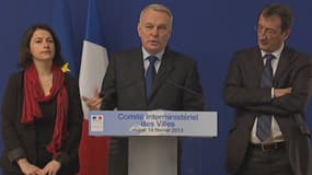 Jean-Marc Ayrault, Premier ministre, présidant un Comité interministériel des Villes à Matignon, le 19 février 2013