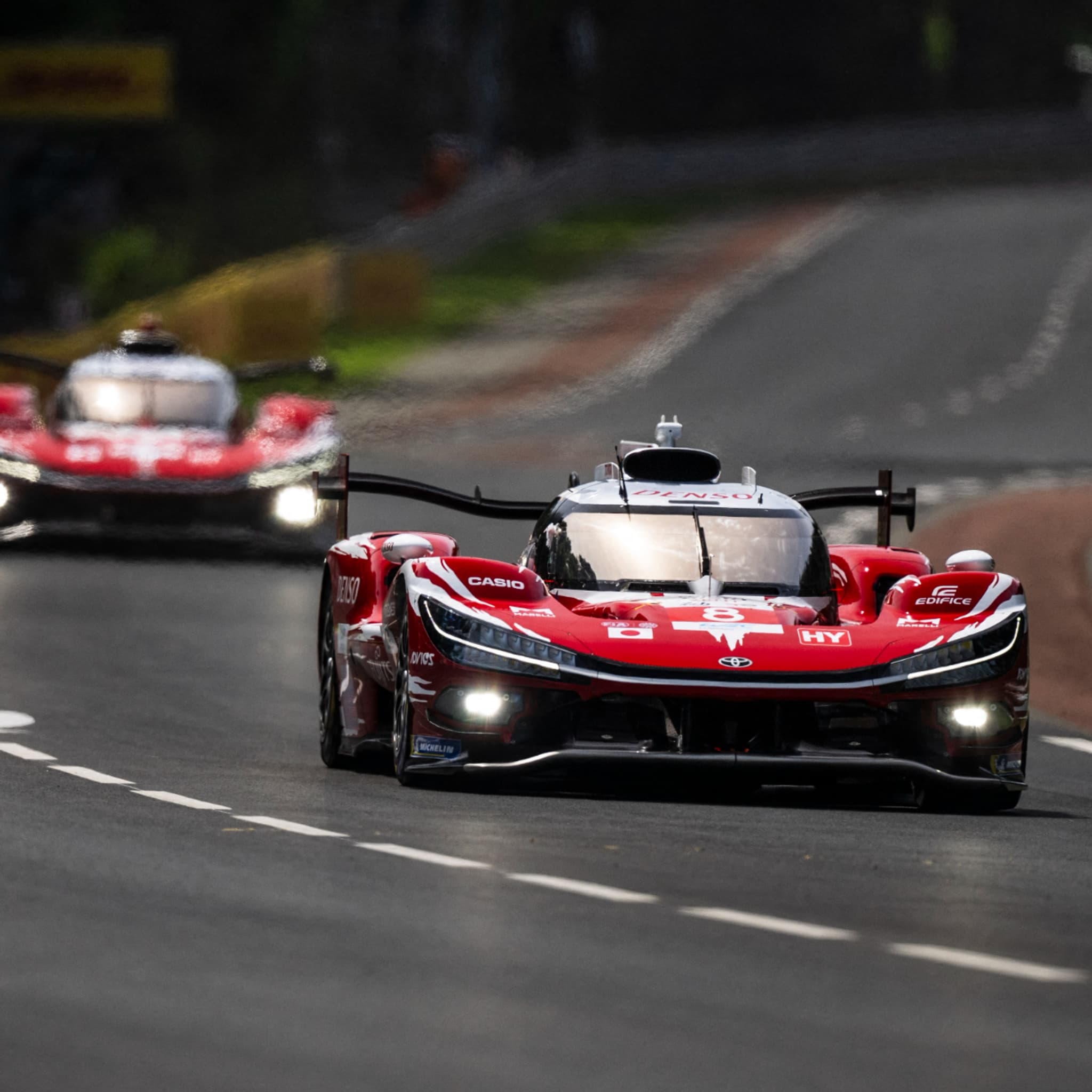 24 Heures du Mans: Toyota s'impose avec Kobayachi, De Vries et Conway