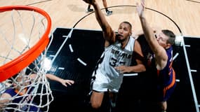 Boris Diaw attaque le cercle