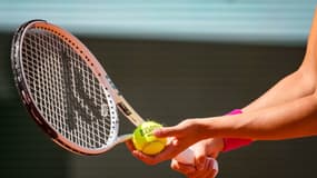 Une raquette de tennis lors de Roland-Garros.