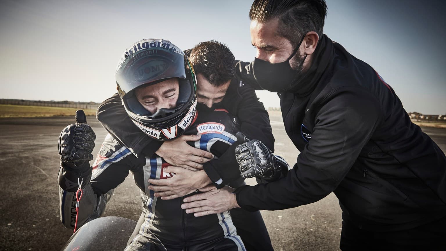  Max Biaggi, pilote de la Voxan Wattman, et Gildo Pastor, président de Venturi 