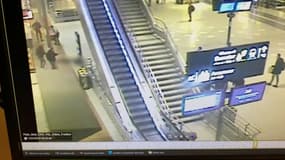 L'assaillant de la gare du Nord est maîtrisé par les tirs de deux policiers, le 11 janvier 2023 
