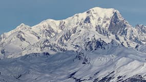 Une vue de la face sud du Mont-Blanc.