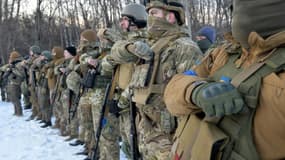 Des membres du bataillon Azov près de Kharkiv, le 11 mars 2022
