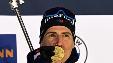 Quentin Fillon Maillet lors de la mass start des Mondiaux de biathlon, le 19 février 2024.