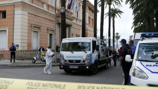 Sur les lieux d'une tentative de meurtre, devant la mairie d'Ajaccio, le 12 juin 2018