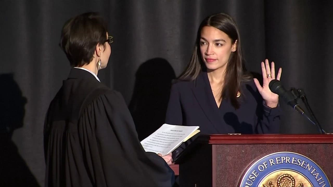 Qui Est Alexandria Ocasio-Cortez, L'une Des Principales Opposantes à ...