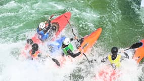 Une compétition de kayak à Vaires-sur-Marne en avril 2022