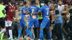 Incidents Nice-OM: projectiles, joueurs frappés, terrain envahi, récit en détails d'une triste soirée
