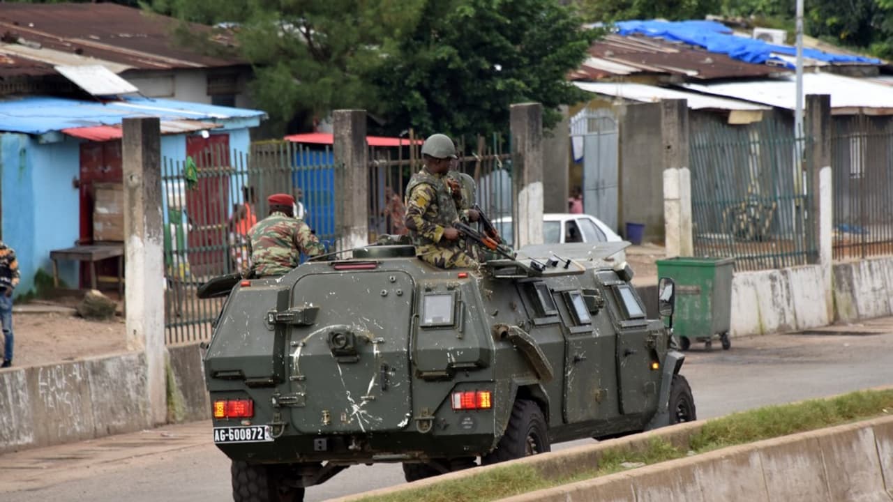 Guinée: les putschistes disent avoir capturé le président ...