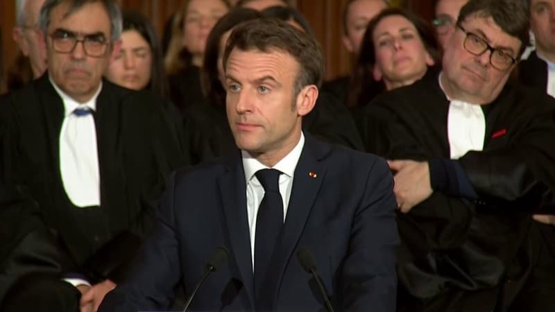 IVG dans la ConstitutionEmmanuel Macron annonce un projet de loi 