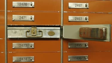 La France entend se donner la possibilité d'inscrire sur sa liste de paradis fiscaux les pays qui ne pratiquent pas l'échange automatique d'informations fin 2015, a annoncé mercredi le ministre des Finances, Pierre Moscovici. /Photo d'archives/REUTERS/Arn