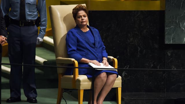 Nouvelle épreuve pour la présidente brésilienne Dilma Roussef :son pays vient d'être dégradé par l'agence Standard And Poor's, confirmant les doutes sur les perspectives du pays et sur l'ensemble des pays emergents.