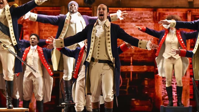 Lin-Manuel Miranda en train de jouer Hamilton pendant les Tony Awards en juin 2016