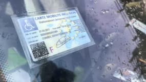 À Paris, des personnes handicapées reçoivent des PV… malgré leur carte de stationnement gratuit 