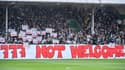 Les supporters du Red Star affichent leur opposition au rachat du club.