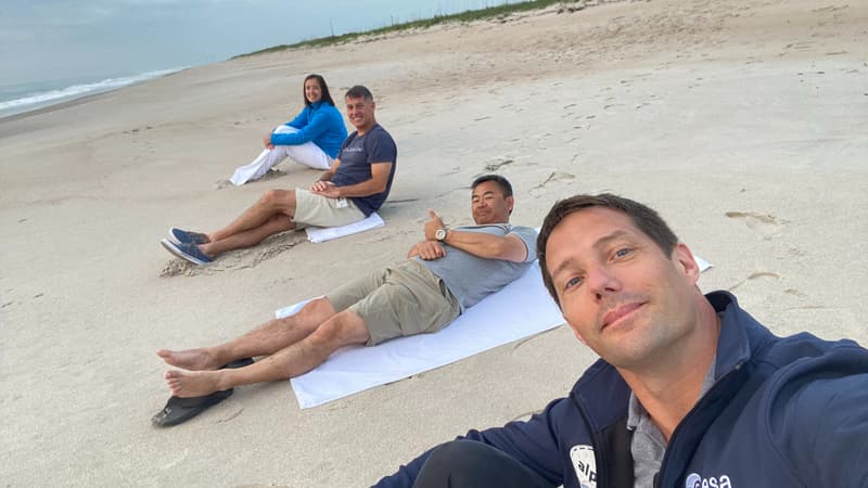Thomas Pesquet et ses collègues sur une plage de Floride aux États-Unis ce jeudi.