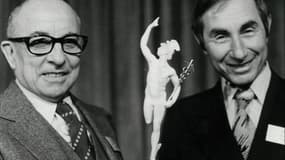 " Fnac" est passé dans le langage courant, à tel point que l’on a oublié qu’il s’agit d’un acronyme pour "La Fédération Nationale d’Achat des Cadres". L’enseigne a été fondée en 1954 par Max Théret et André Essel.