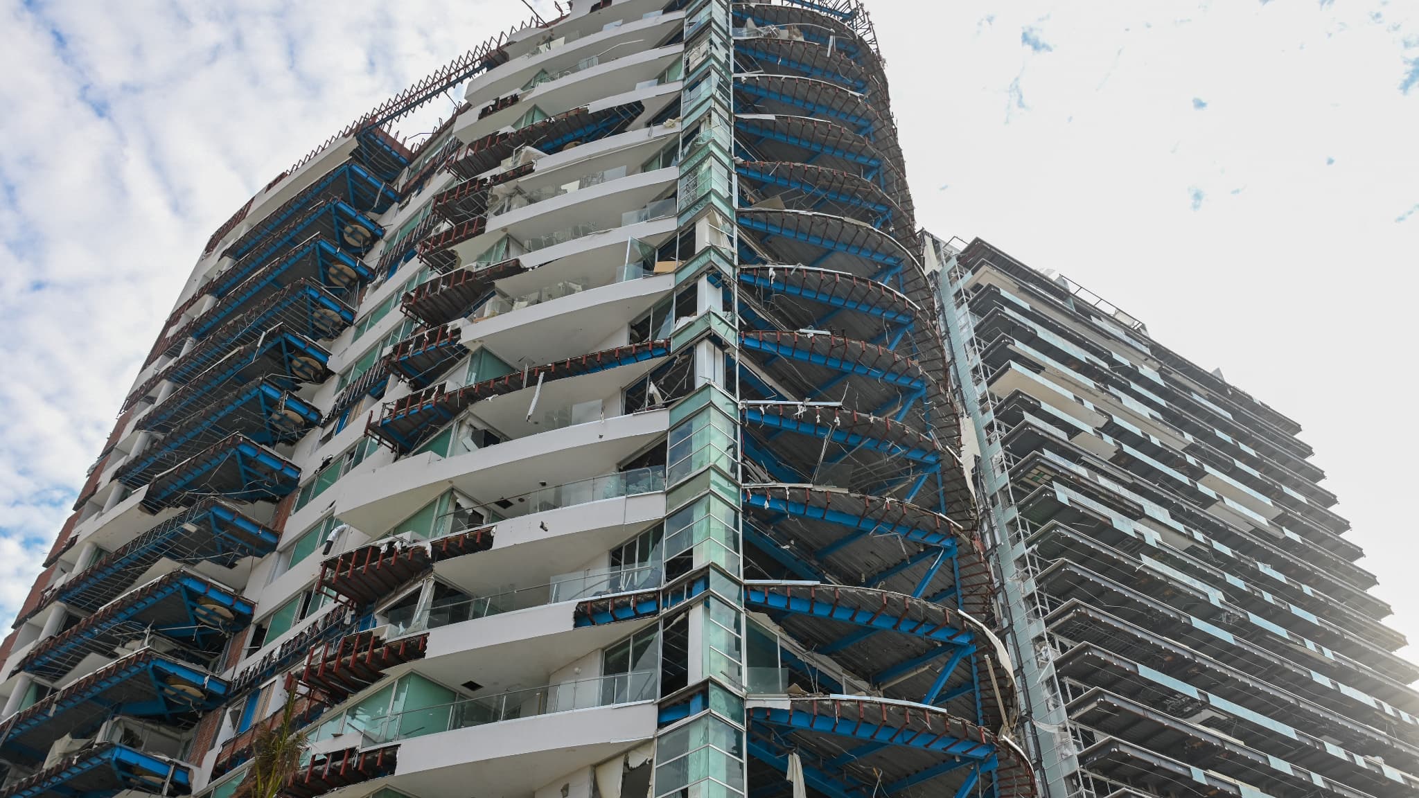 Photo d'un bâtiment endommagé lors du passage de l'ouragan Otis dans le quartier de Diamante à Acapulco, État de Guerrero, Mexique, le 6 novembre 2023.