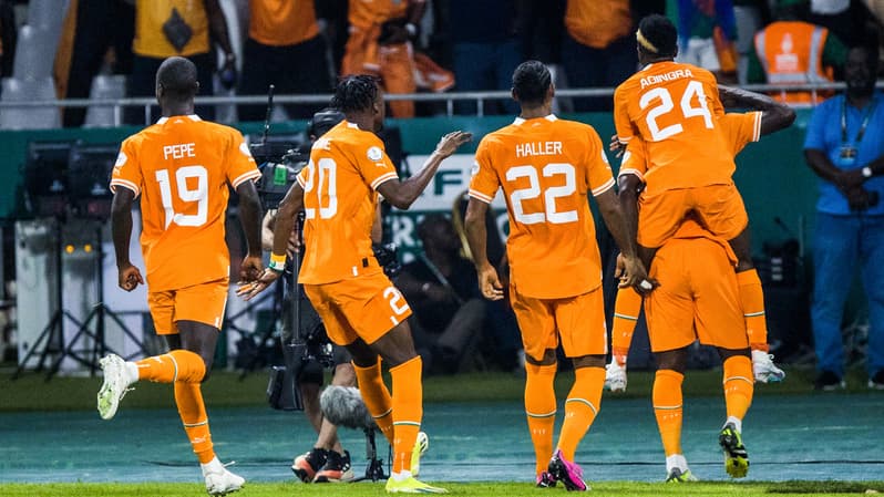 La Côte d'Ivoire célèbre son but contre le Sénégal en hutièmes de finale de la CAN