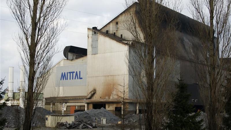 Deux ouvriers sont morts ensevelis mercredi dans les décombres d'un bâtiment qu'ils s'employaient à démanteler sur le site ArcelorMittal de Gandrange (Moselle). /Photo d'archives/REUTERS/Vincent Kessler