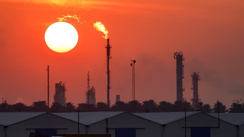 "Le gagnant remplace Lukoil": pour succéder au géant russe, l'Irak appelle des sociétés américaines à faire une offre pour exploiter un immense champ pétrolifère