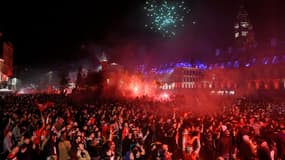 Les supporters de Lille fêtent la victoire du Losc en championnat de France, le 23 mai 2021 à Lille 