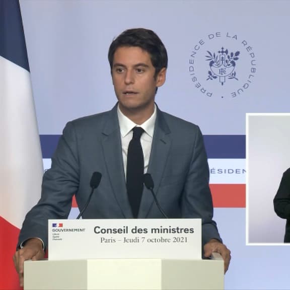 EN DIRECT - Gabriel Attal: "Il faut amplifier la campagne de rappel vaccinal"