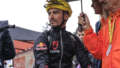 Julian Alaphilippe au départ de la deuxième étape du Tour de France 2025.