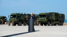 Vladimir "Poutine a déployé des missiles jusqu'à Kaliningrad, à 530 kilomètres de Berlin. Ne pas réagir de manière appropriée serait une négligence", a déclaré le chancelier allemand Olaf Scholz.