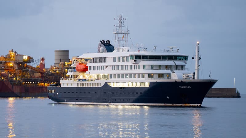 DIRECT. Hantavirus: le navire de croisière MV Hondius arrivé au port de Granadilla à Tenerife, les passagers vont évacuer